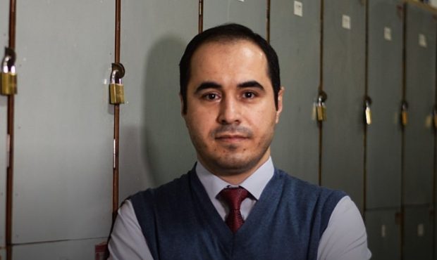 حسین رونقی با قید وثیقه آزاد شد