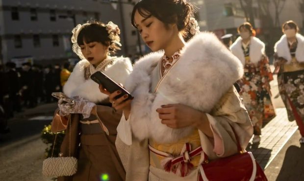 جشن ۲۰ سالگی دختران ژاپنی + تصاویر