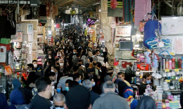 کیهان: اوضاع معیشتی مردم زیاد بد نیست، توقع شان بالاست!