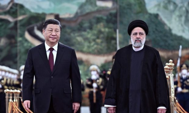 توافق ایران و چین شمشیر داموکلس پکن بر سر واشنگتن / آیا پکن با «کارت ایران» مقابل آمریکا بازی می‌کند؟