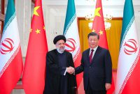 تمجید کیهان از چینی‌ها و حمله به روزنامه های منتقد!