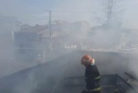 آتش سوزی ۵ مغازه و دو انبار در پیربازار