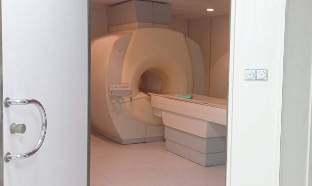 کاهش صف انتظار MRI در مرکز آموزشی و درمانی پورسینا