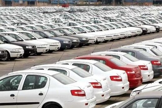 روزنامه فرهیختگان گزارش داد؛ اتفاق عجیب در بازار خودرو؛ علی‌رغم افزایش تولید دو خودروساز، میزان فروش آن‌ها کاهش پیدا کرده است!