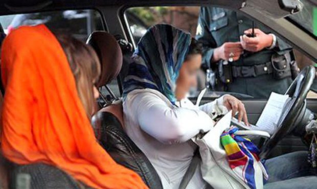 روزنامه جوان: دولت موظف است حجاب را الزامی کند، در غیر این صورت مشروعیت ندارد