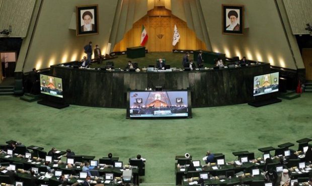 مجلس با استعفای الیاس نادران مخالفت کرد