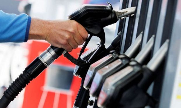 پیشنهاد سهمیه بنزین؛ نفری ۱۵ لیتر از ابتدای خرداد