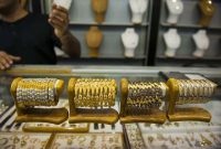 چرا طلا برای سرمایه‌گذاران ایرانی خوش‌رنگ‌تر است؟/مقایسه رشد یک‌ساله قیمت طلای ۱۸ عیار و انس