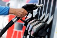 روزنامه اطلاعات: مجلس به شدت قبل مخالف گران کردن بنزین نیست