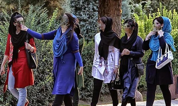 فرماندار شیراز: مراجعان بی‌حجاب، اجازه ورود به «ادارات» ندارند / با «کارمندان» بدحجاب، برخورد می‌شود / منع کشف حجاب در مغازه‌ها به «اصناف» اعلام شده