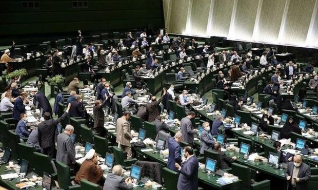 اقدام عجیب مجمع تشخیص برای شورای نگهبان دوم شدن | تصویب طرح ها و لوایح قبل از بررسی در مجلس!